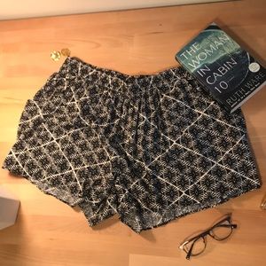 Old Navy loose shorts / Size L / Rarely Worn
